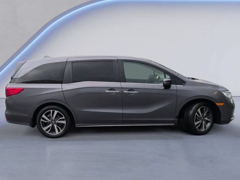 Used 2023 Honda Odyssey Touring image 3