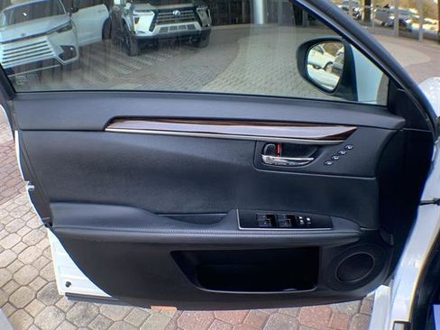 Used 2016 Lexus ES 350 w/ Luxury Package w/Wood Trim image 13