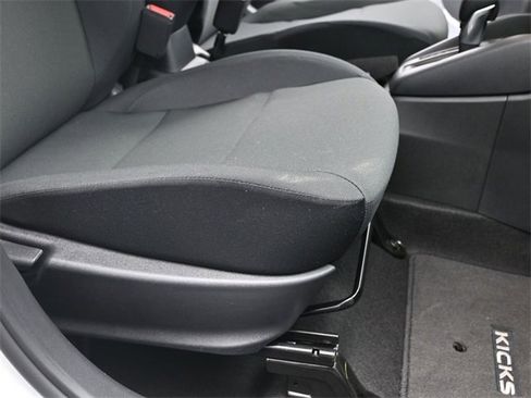 Used 2025 Nissan Kicks Play S image 22