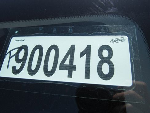 Used 2025 Hyundai Venue SE FWD image 28
