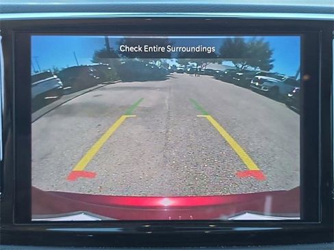 Used 2023 Chrysler Pacifica Touring-L image 16