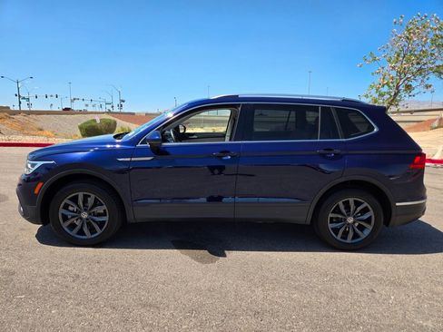 Certified 2023 Volkswagen Tiguan SE w/ Panoramic Sunroof Package FWD image 4