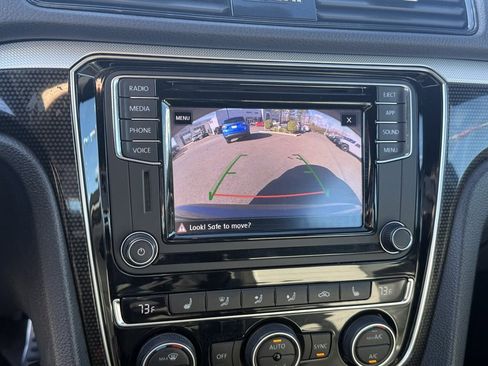 Used 2018 Volkswagen Passat 3.6 image 22