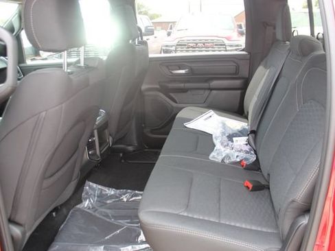 New 2026 RAM 1500 Express AWD/4WD image 29