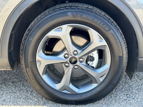 Used 2025 Ford Escape ST-Line image 8