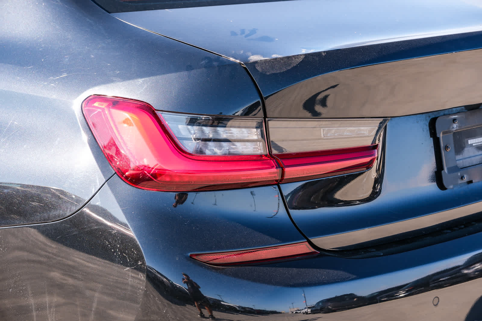 Used 2019 BMW 330i Sedan w/ M Sport Package RWD image 7