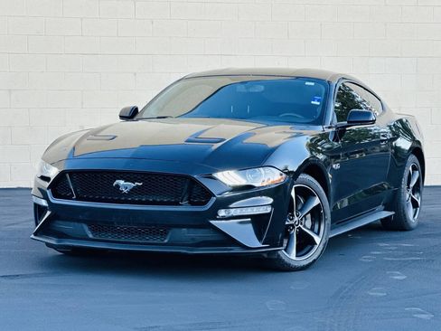 Used 2018 Ford Mustang GT RWD image 4