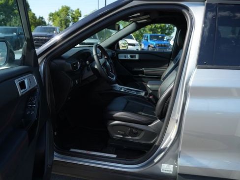 Used 2023 Ford Explorer ST-Line w/ Class IV Trailer Tow Package RWD image 14