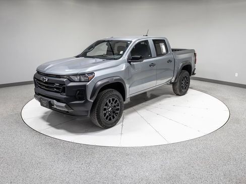 Used 2023 Chevrolet Colorado Trail Boss w/ Technology Package image 32