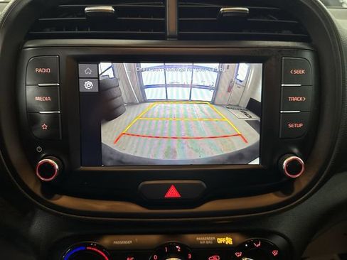 Used 2022 Kia Soul LX w/ Technology Package FWD image 16
