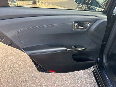 Used 2018 Toyota Avalon Limited w/ All Weather Liner Package image 25