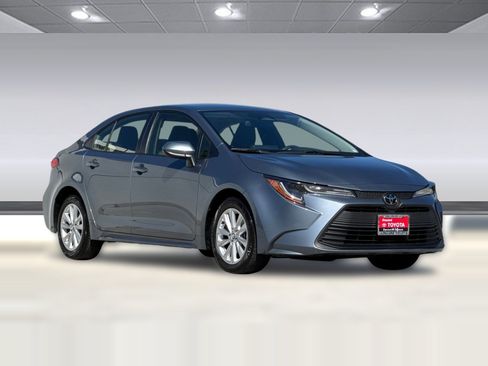 Used 2024 Toyota Corolla LE w/ LE Convenience Package FWD image 6