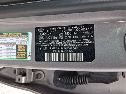 Certified 2024 Hyundai Elantra SEL w/ Convenience Package FWD image 30