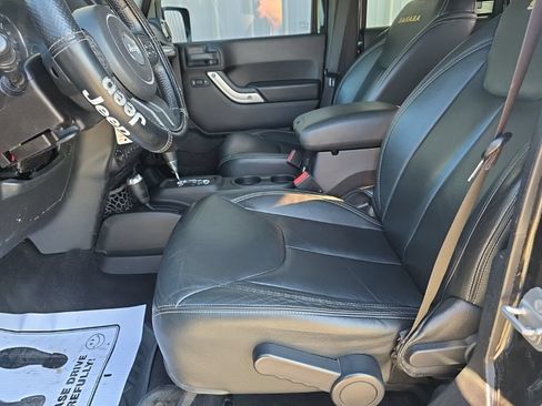 Used 2015 Jeep Wrangler Unlimited Sahara w/ Dual Top Group AWD/4WD image 15