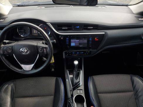 Used 2018 Toyota Corolla L image 15