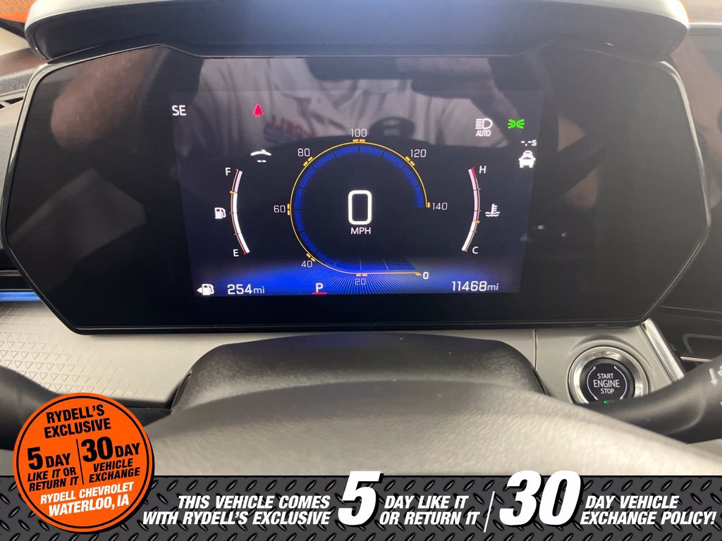 Used 2025 Chevrolet Trax LT w/ Sunroof Package FWD image 27