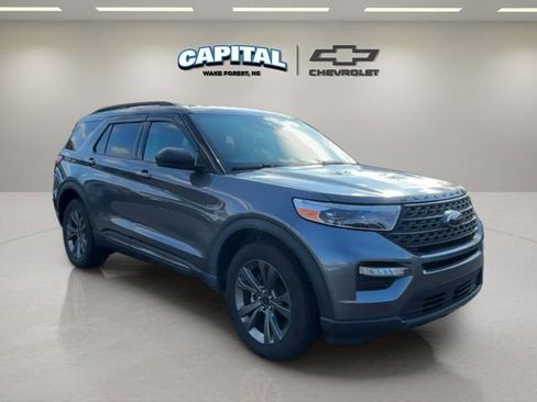 Used 2021 Ford Explorer XLT w/ Equipment Group 202A image 7