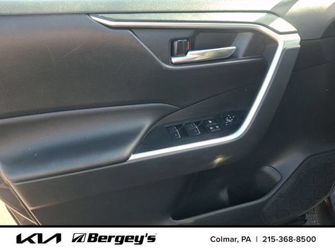 Used 2022 Toyota RAV4 SE w/ Convenience Package AWD/4WD image 14