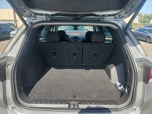 Used 2024 Chevrolet Equinox LT FWD image 18
