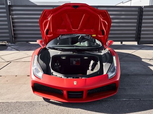 Used 2019 Ferrari 488 Spider Base image 10