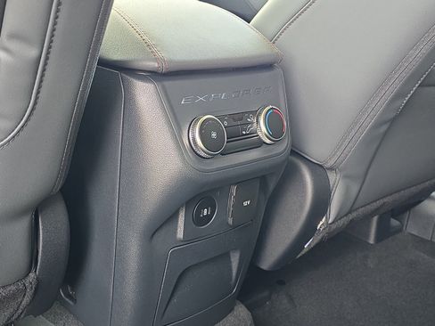 New 2026 Ford Explorer Active w/ Active Comfort Package AWD/4WD image 9