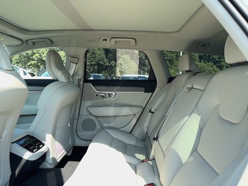 Certified 2025 Volvo V90 B6 Cross Country Plus w/ Protection Package Premier image 15