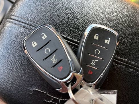 Used 2018 Chevrolet Equinox Premier FWD image 21