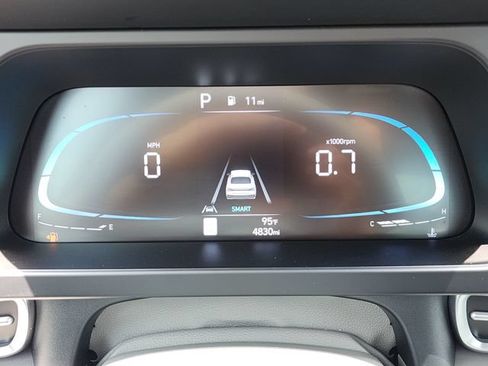 Used 2025 Hyundai Elantra Sport FWD image 28