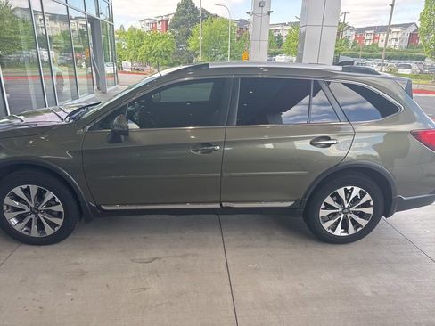 Used 2018 Subaru Outback 3.6R Touring AWD/4WD image 3