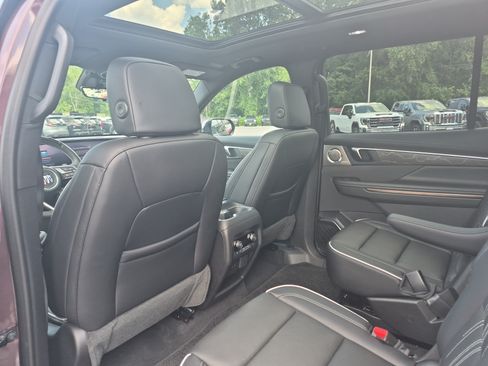 Used 2026 Buick Enclave Avenir w/ Super Cruise Package AWD/4WD image 10