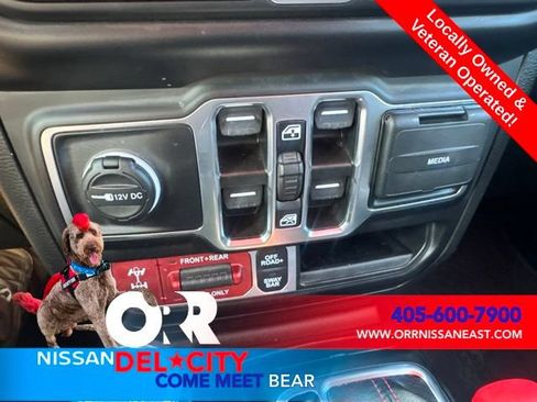 Used 2022 Jeep Gladiator Rubicon w/ LED Lighting Group AWD/4WD image 29