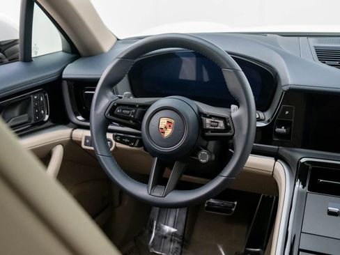Certified 2025 Porsche Panamera 4 image 12