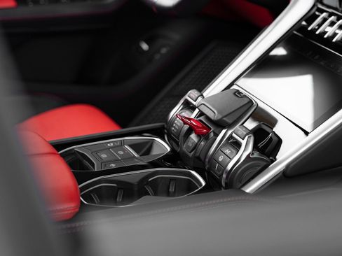 Used 2020 Lamborghini Urus image 51