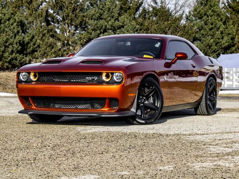 Used 2022 Dodge Challenger SRT Hellcat RWD image 36