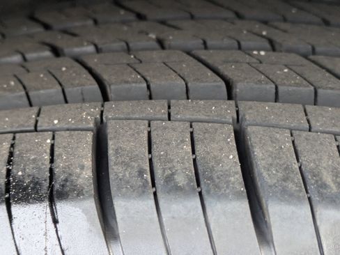 Used 2023 Chrysler Pacifica Touring-L image 9