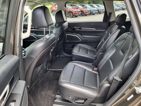 Used 2024 Kia Telluride S w/ S Sunroof Package FWD image 13