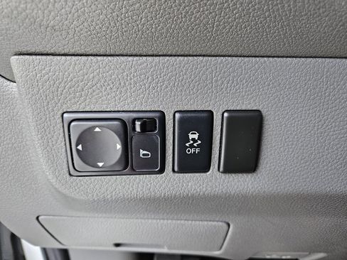 Used 2019 Nissan NV 2500 SV image 42