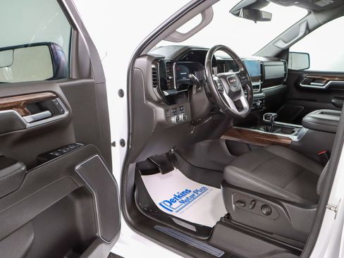 Used 2022 GMC Sierra 1500 Elevation w/ LPO, Elevation Black Package image 4