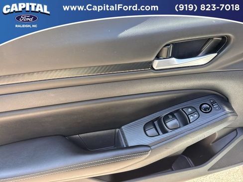Used 2025 Nissan Altima 2.5 SV AWD/4WD image 20