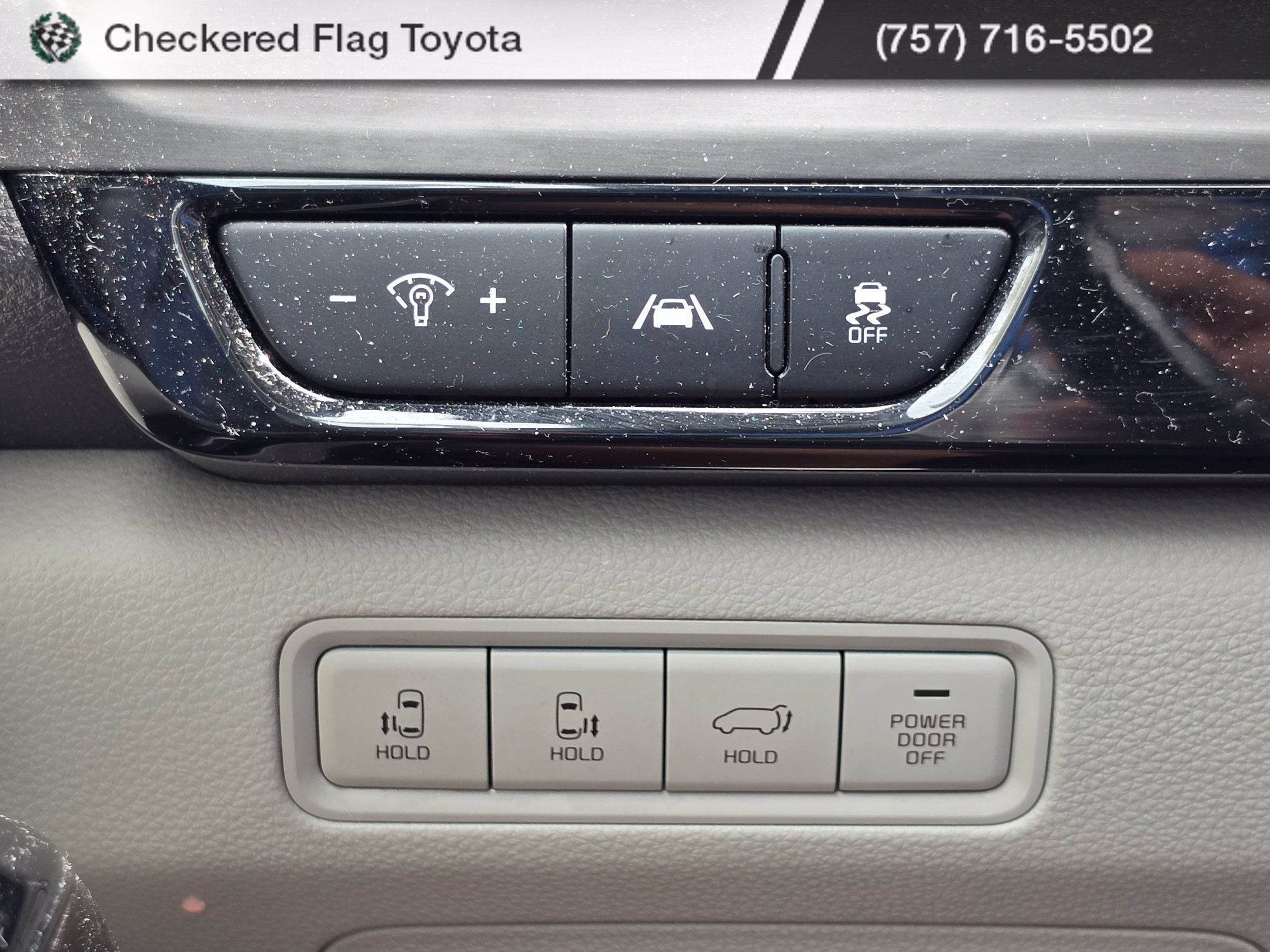 Used 2022 Kia Carnival EX FWD image 10