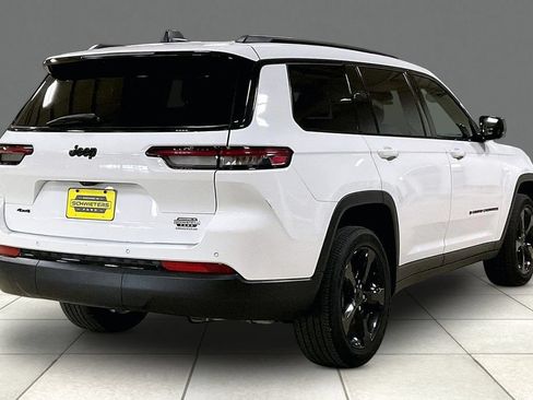 Used 2023 Jeep Grand Cherokee L Laredo AWD/4WD image 12