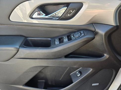 Used 2021 Chevrolet Traverse RS w/ LPO, Floor Liner Package FWD image 31