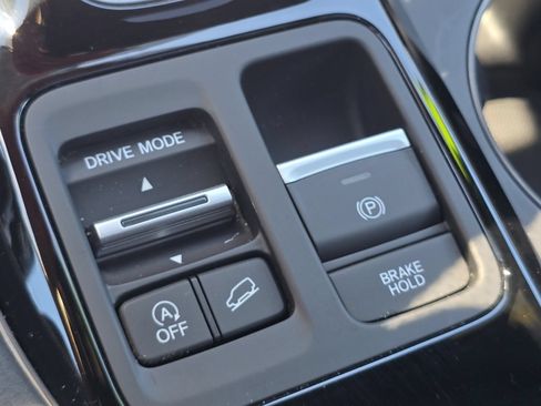 Used 2025 Honda Pilot TrailSport image 9