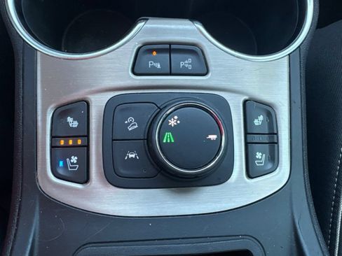 Used 2018 GMC Terrain Denali w/ Advanced Safety Package FWD image 19