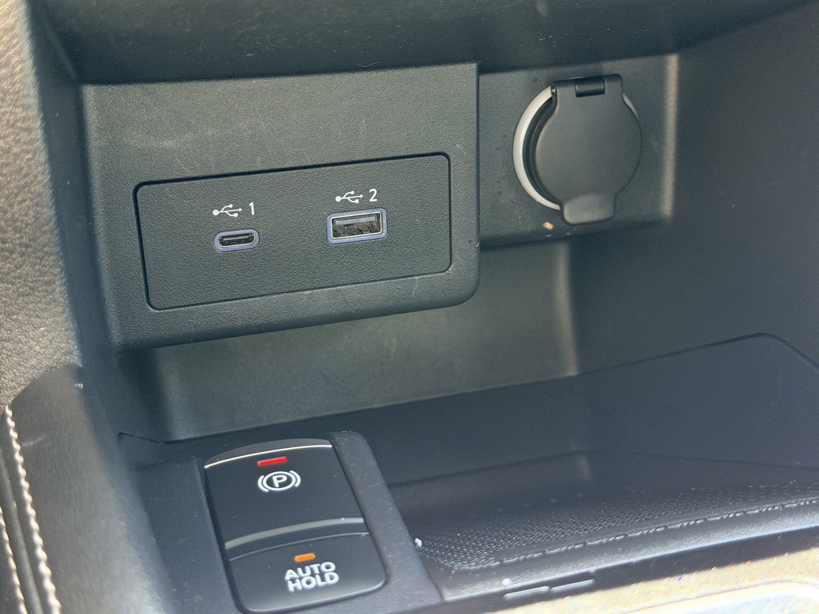 Used 2023 Nissan Kicks SR w/ SR Premium Package FWD image 22