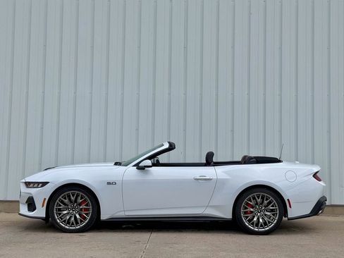 Used 2024 Ford Mustang GT Premium RWD image 3