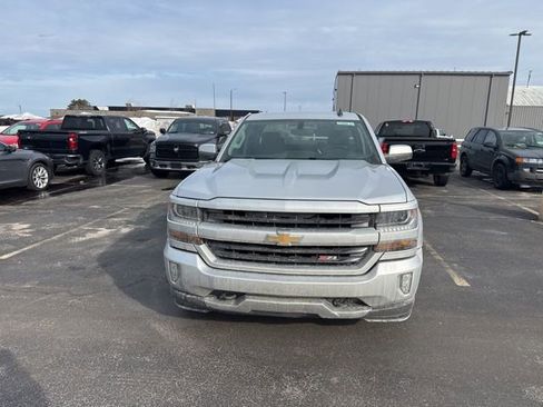 Used 2016 Chevrolet Silverado 1500 LT w/ LT Convenience Package image 8