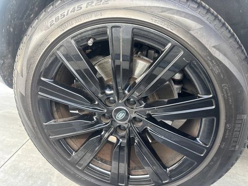 Used 2025 Land Rover Range Rover SE AWD/4WD image 7