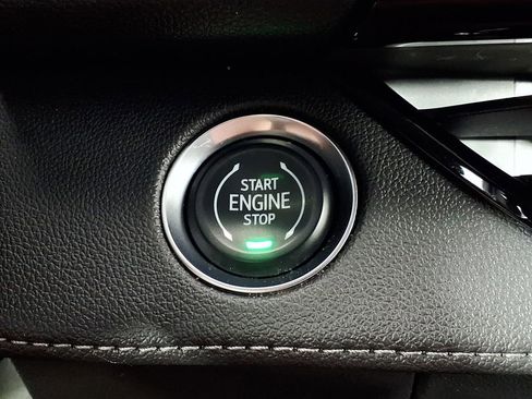 Used 2025 Buick Enclave Sport Touring w/ Super Cruise Package image 15