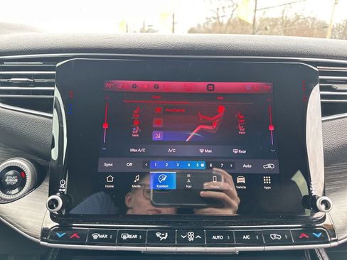 Used 2024 Jeep Wagoneer Series III image 30